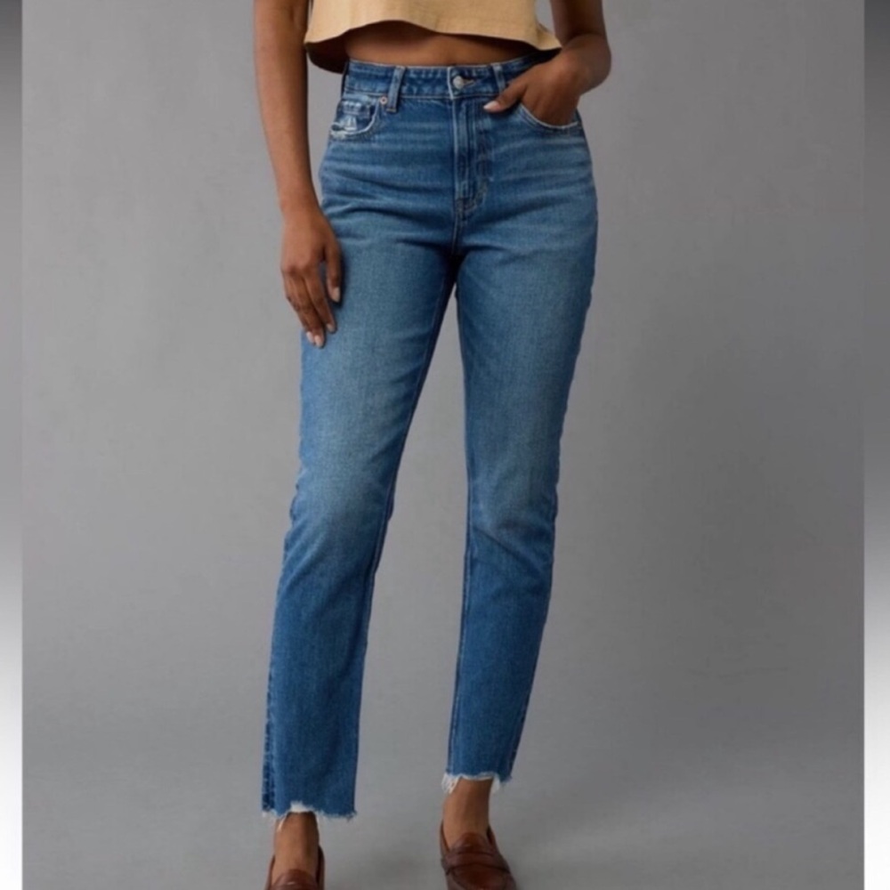 AE - Mom High Rise Jeans